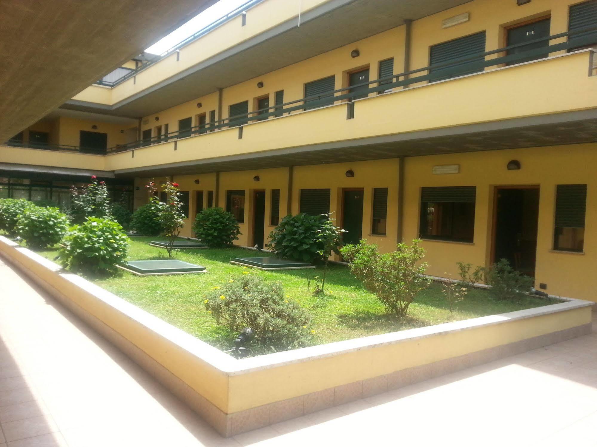 Laurence Hotel
